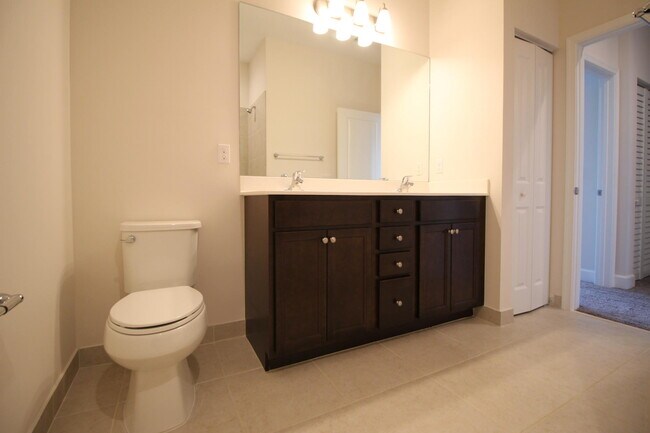 Building Photo - 9015 Kingsmoor Way