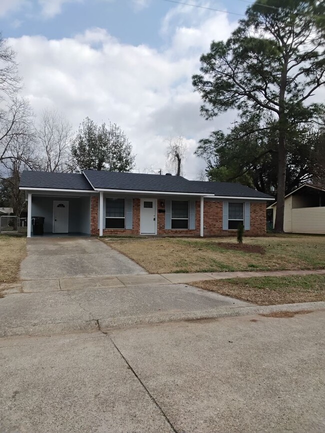 Foto del edificio - SINGLE FAMILY BRICK HOME IN SOUTH BOSSIER