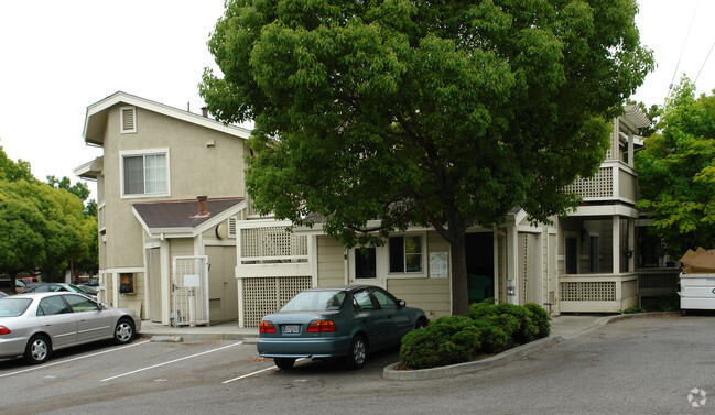 Building Photo - The Meadows Apartments