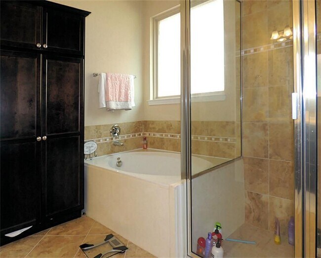 Foto del edificio - 115 Meadow Valley Dr