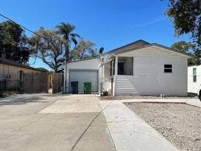 Building Photo - 8708 N Edison Ave