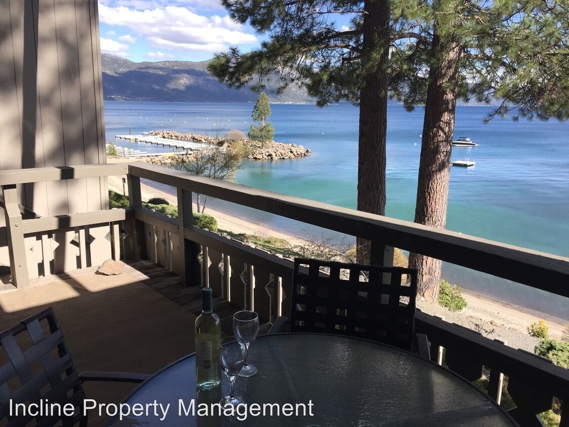 Primary Photo - 3 br, 2.5 bath House - 525 Lakeshore Drive