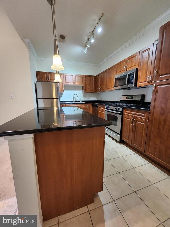Building Photo - 12957 Centre Park Cir