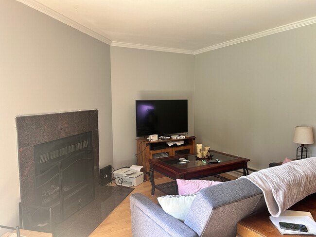 Foto del edificio - 520 E Spruce Dr