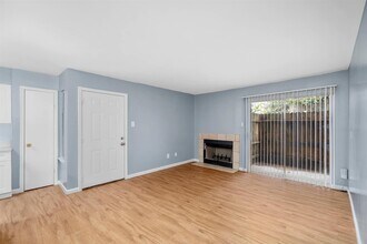 Building Photo - 6415 S Lake Houston Pkwy