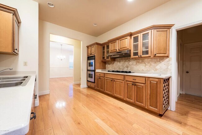 Foto del edificio - 760 Wintergreen Ln