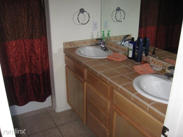 Foto del edificio - 2 br, 2.5 bath Townhome - Parkside Terrace