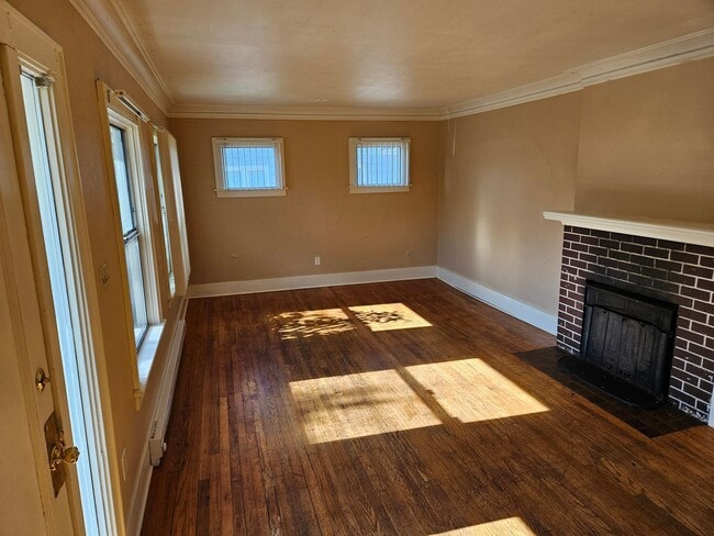Building Photo - RENT SPECIAL - $500 OFF AUGUST RENT!!!