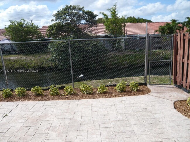 Foto del edificio - 13541 SW 62nd St
