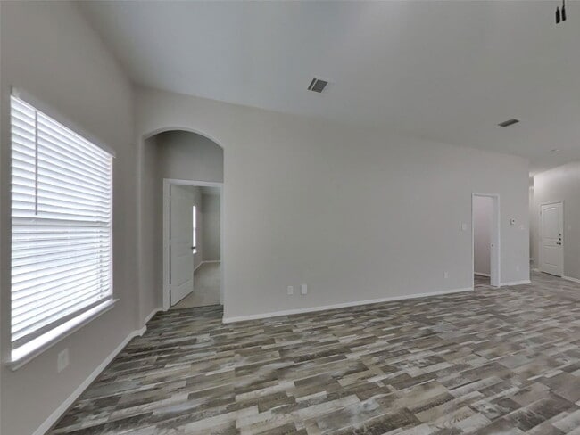 Foto del edificio - 21451 Sullivan Forest Dr