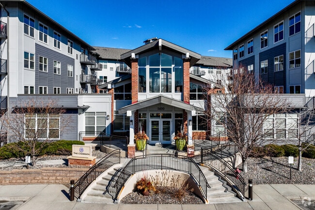 Building Photo - Hoigaard Village
