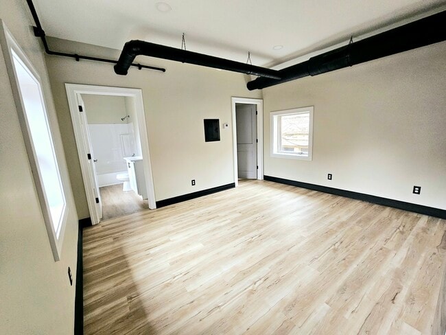 Building Photo - 486 Franklin St