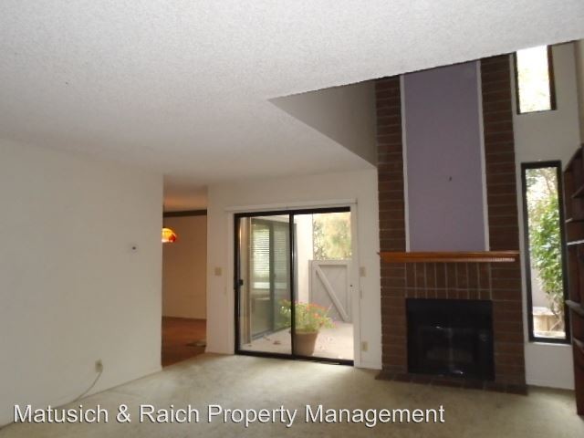 Foto del edificio - 1715 Cherryhills Ln