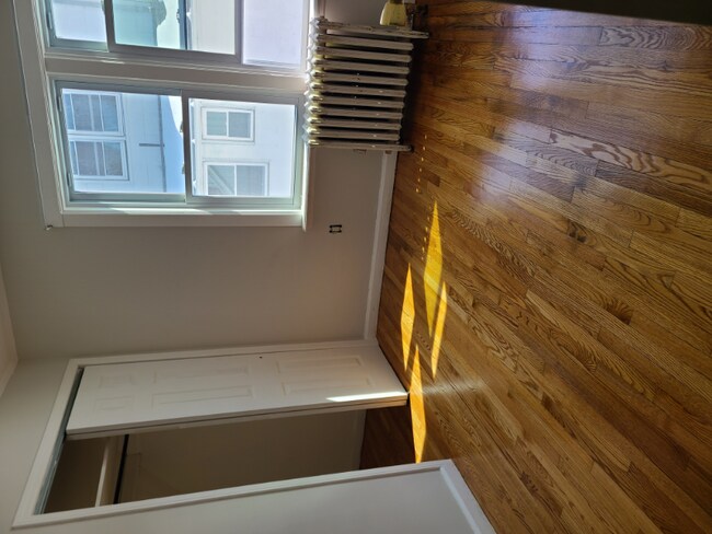 Building Photo - 812 US-44