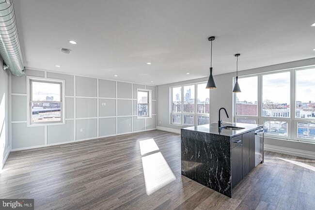 Building Photo - 526 Brown St