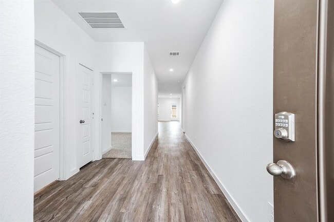 Building Photo - 8714 Anacua Dr