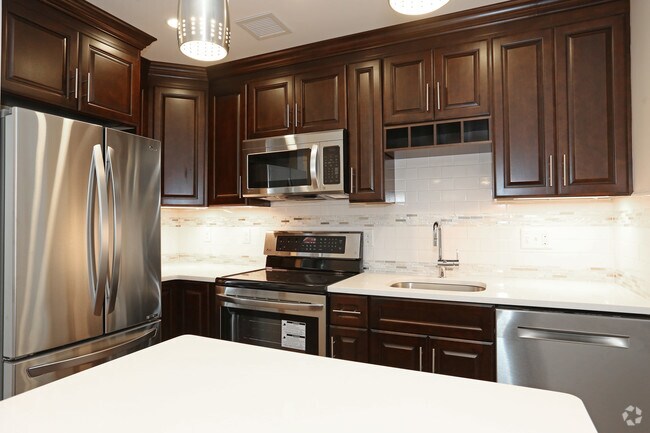 The Landmark In West Hartford Center Apartments West