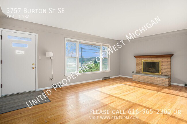 Building Photo - Available Now | Quaint 3 Bedroom, 1.5 Bath...