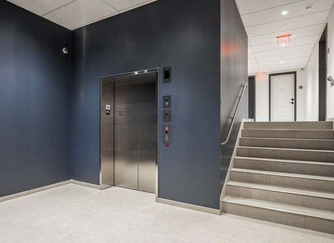 Building Photo - 102 Hemenway St