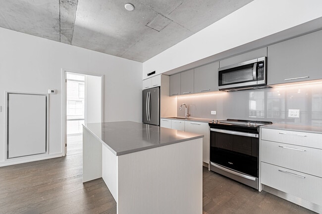 Photo du bâtiment - 45 Baseball Pl