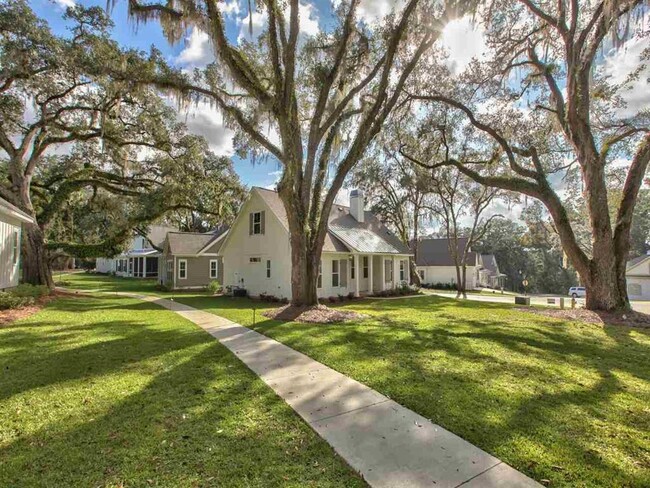 Foto del edificio - 249 Camellia Oaks Ave