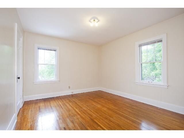 Building Photo - 922 Saint Clair Ave