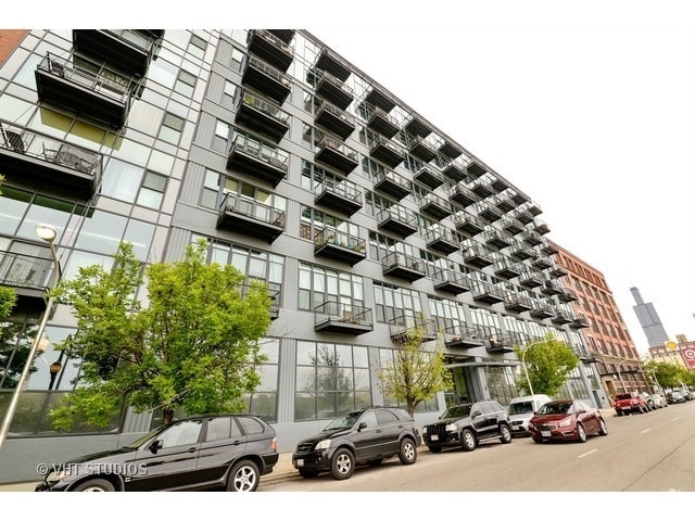 Building Photo - 1224 W Van Buren St