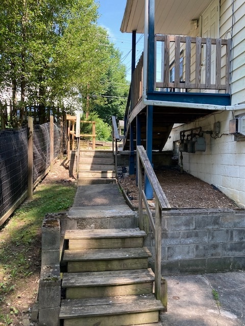 Building Photo - 528 Grove St