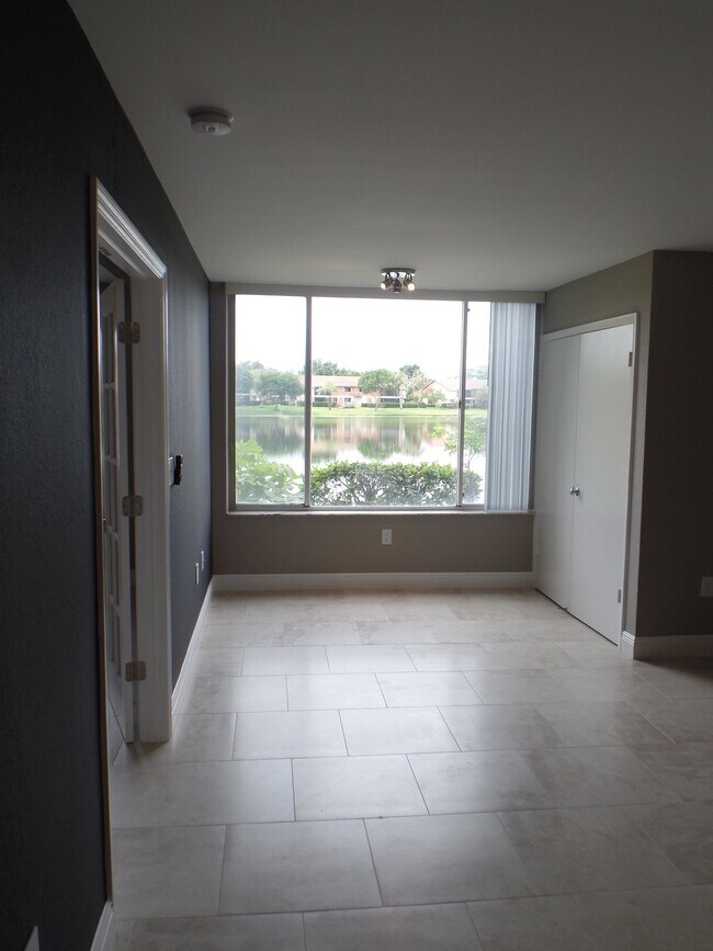 Foto del edificio - 2820 N Oakland Forest Dr