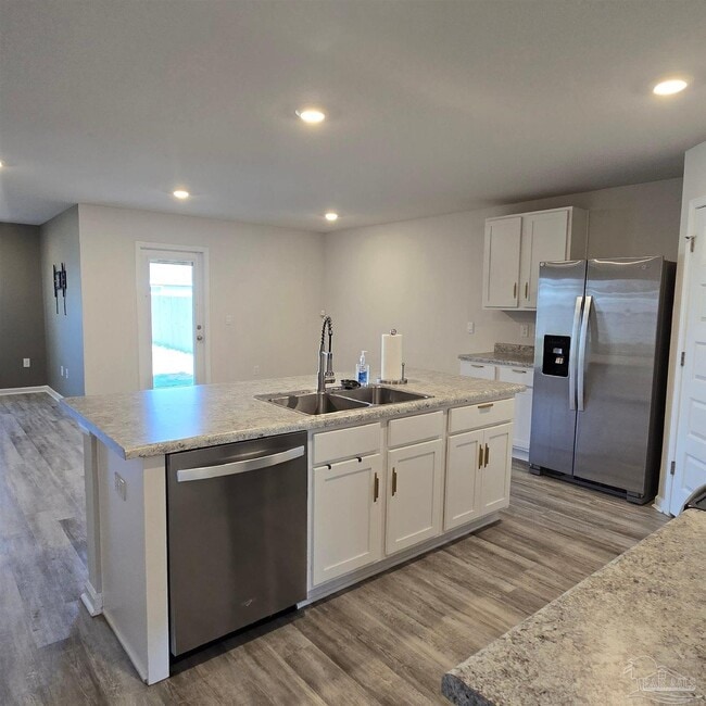 Building Photo - 4384 White Cedar Ct