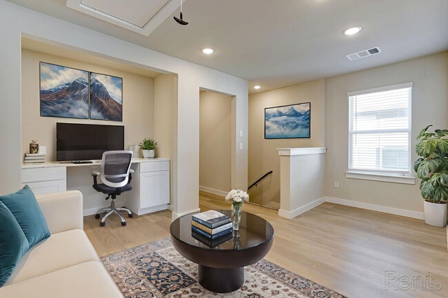 Building Photo - Hampton Villas