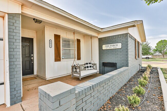Building Photo - Beautiful 3 bed 2 bath with a bonus room