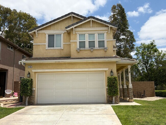 Building Photo - Beautiful Updated 3 bedroom home