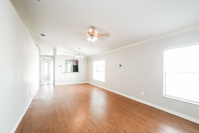 Foto del edificio - 18136 Cypress Bay Pkwy