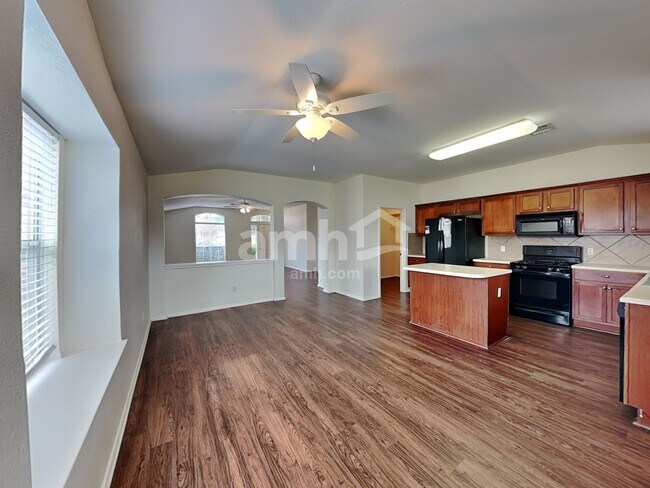 Foto del edificio - 14712 Bruno Cir
