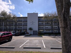 Building Photo - 13250 SW 4th Ct