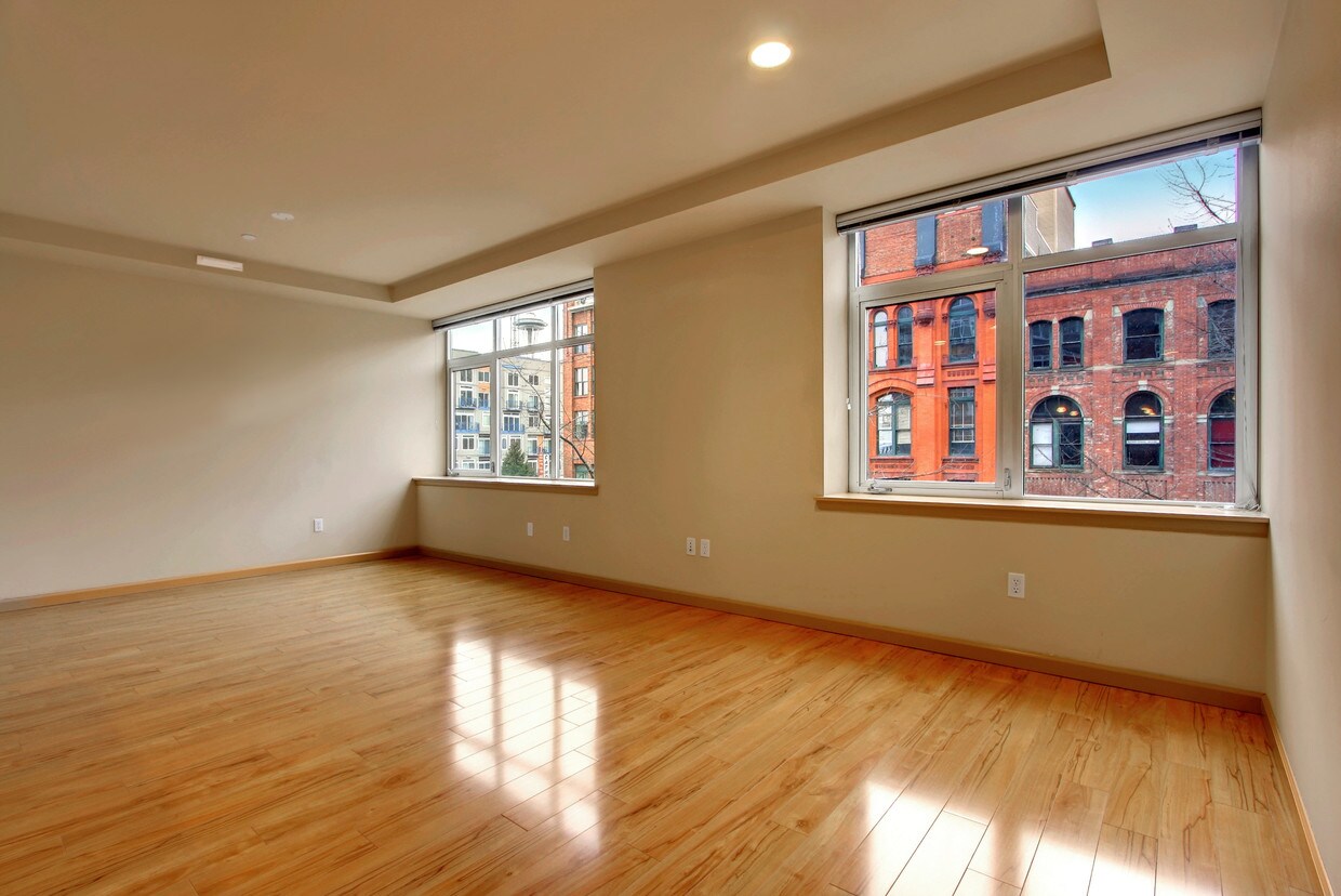 Primary Photo - 2319 1st Ave