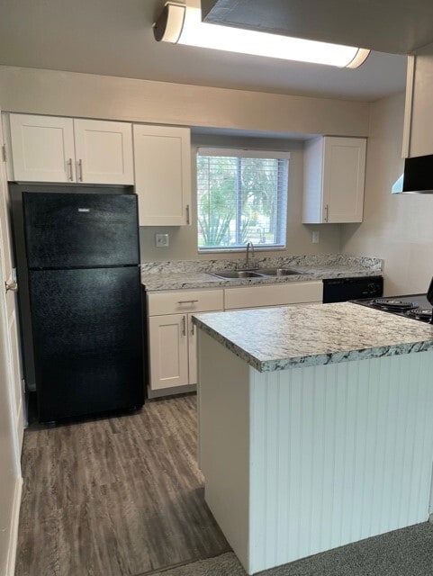 Building Photo - Peppertree Village Apartments