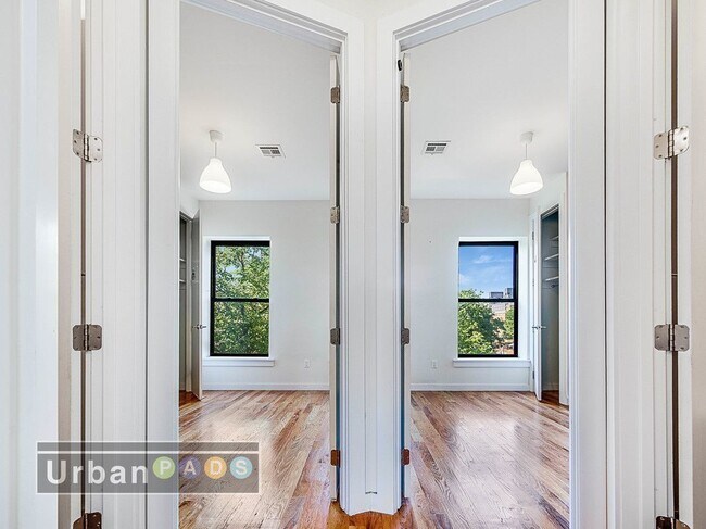 Foto del edificio - 633 Willoughby Ave