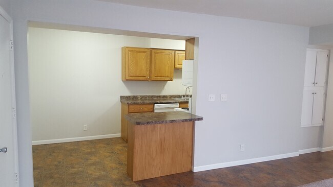 Building Photo - 1115 Doreen Ave