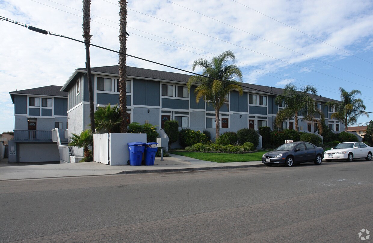 Primary Photo - Royal Jason Townehomes