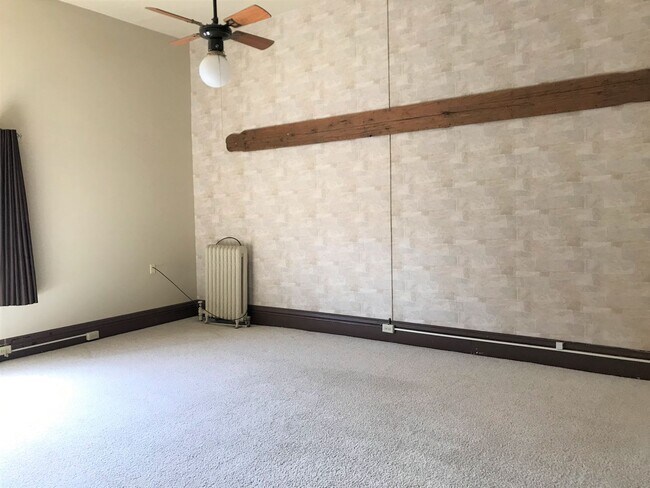 Building Photo - 5 S Broadway