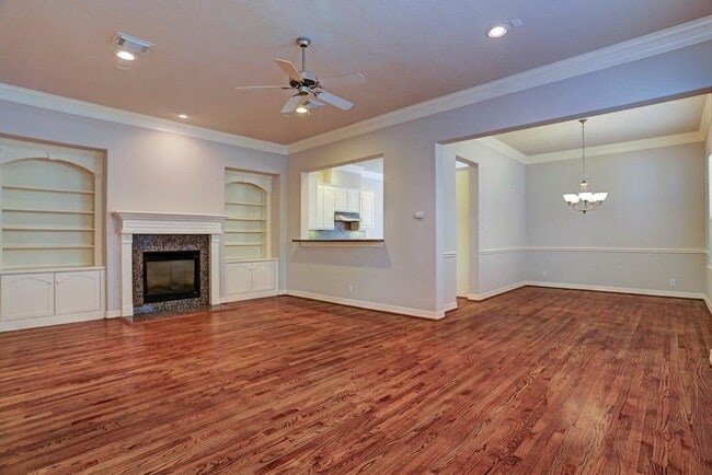 Building Photo - 5317 Elm St