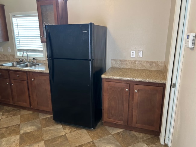 Foto del edificio - 2211 Ashberry Ave