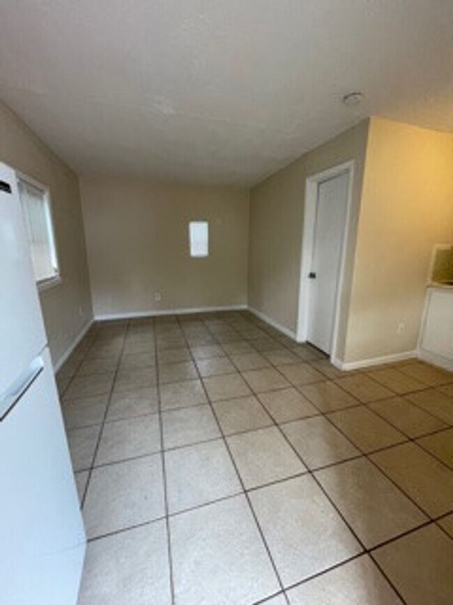 Foto del edificio - 7590 Marx Drive
