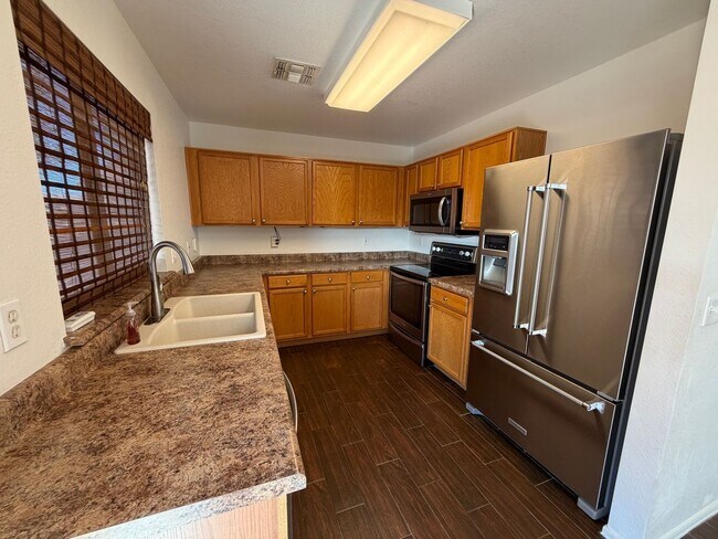 Foto del edificio - 13825 W Ironwood St
