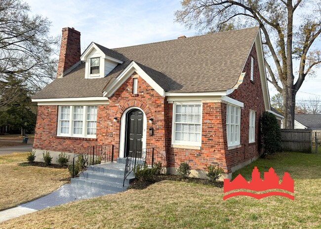 Foto del edificio - 2244 Cypress Cir