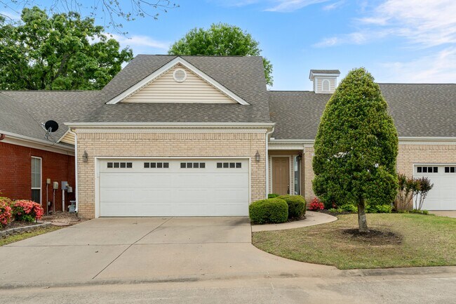 Building Photo - 60 Jeffrey Way