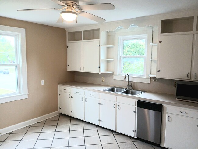 Foto del edificio - 199 N Bath Ave