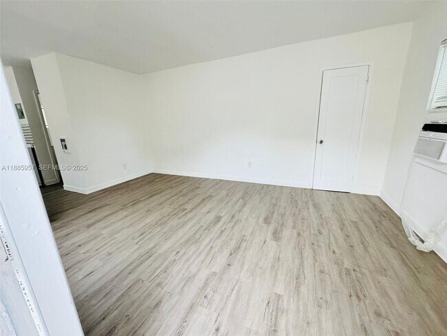 Foto del edificio - 2900 W Flagler St